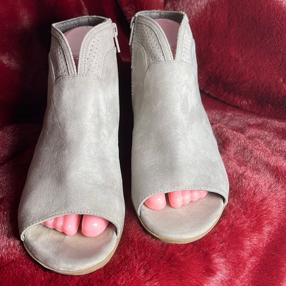 Euro soft by Sofft booties size 10M